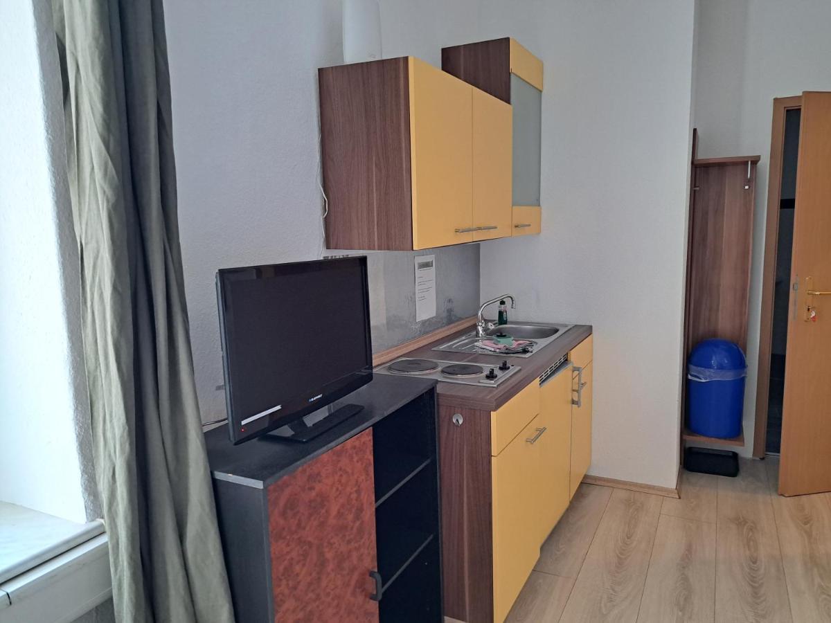Apartment-Hotel Schillerplatz Wittenberge Bagian luar foto