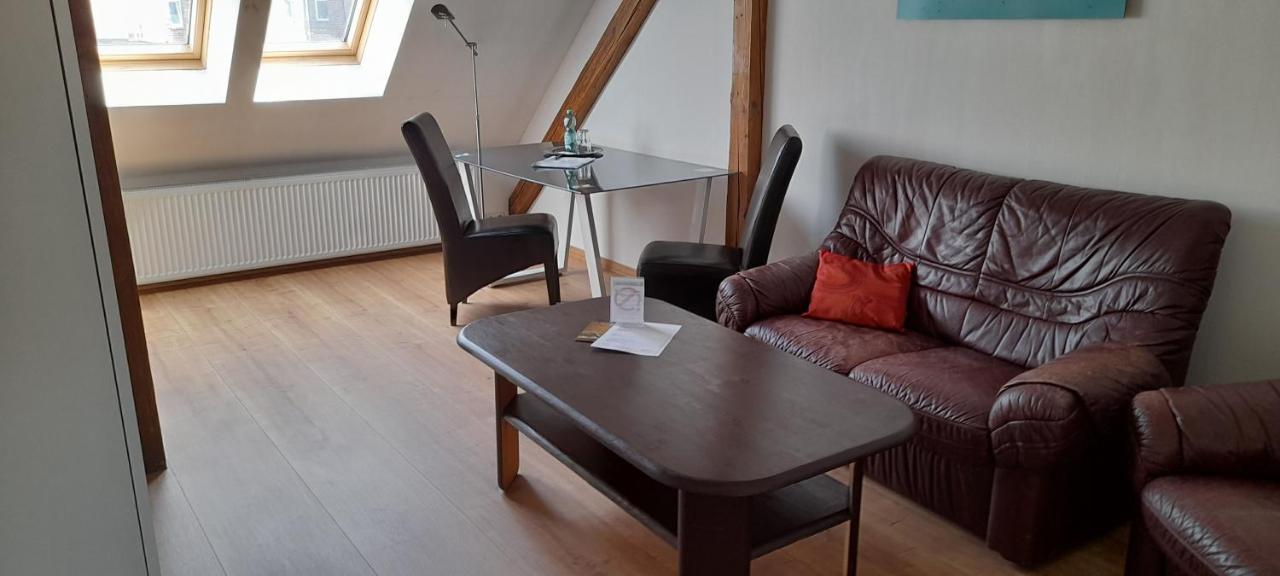 Apartment-Hotel Schillerplatz Wittenberge Bagian luar foto