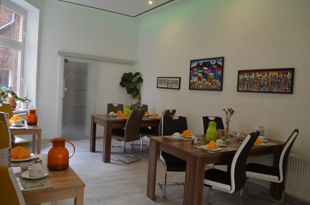 Apartment-Hotel Schillerplatz Wittenberge Bagian luar foto